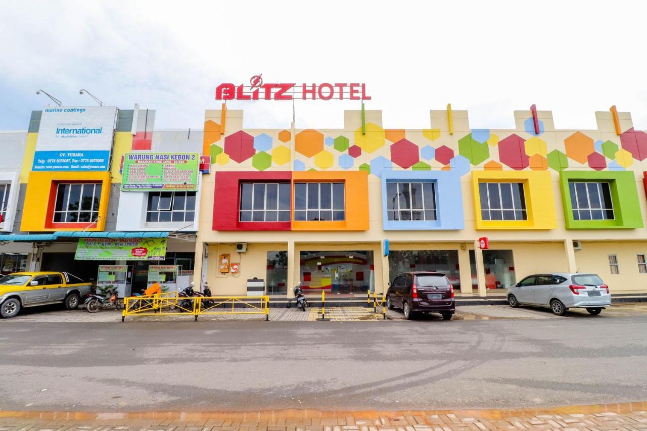 Blitz Hotel Batam Tanjung Uncang Sekupang Bagian luar foto