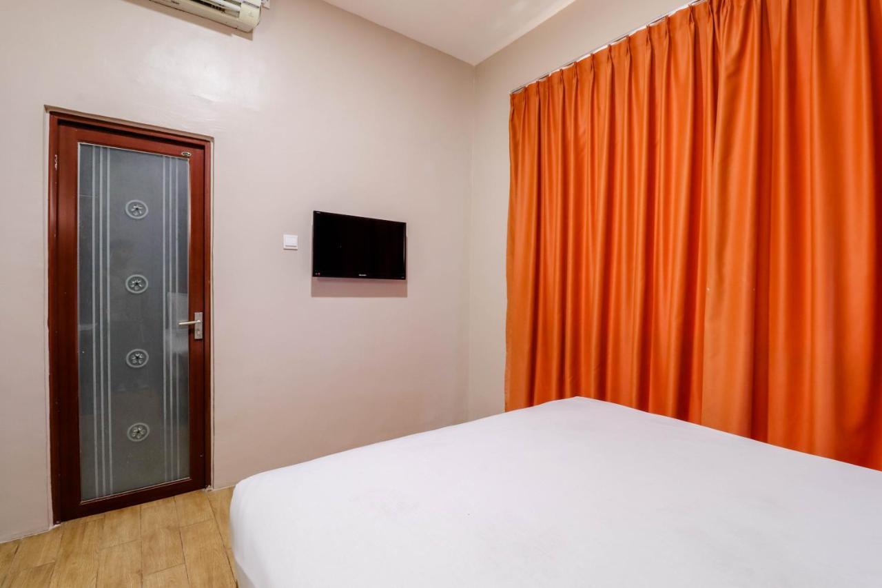 Blitz Hotel Batam Tanjung Uncang Sekupang Bagian luar foto